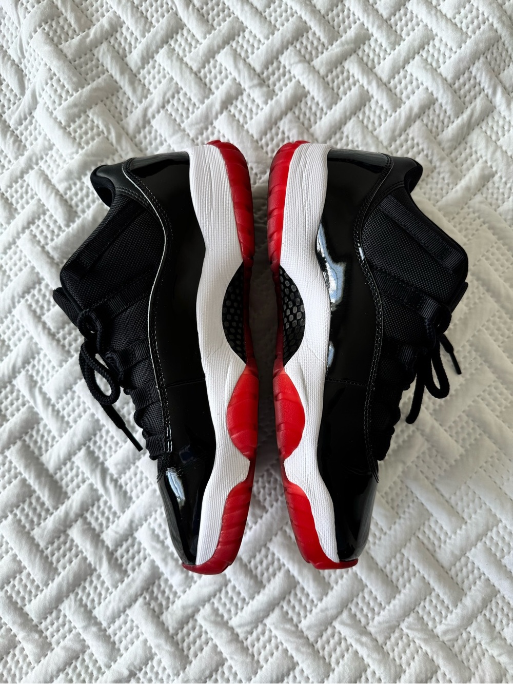 Air Jordan 11 Retro Low "Bred" 2025 Size 10 - Picture 2 of 11